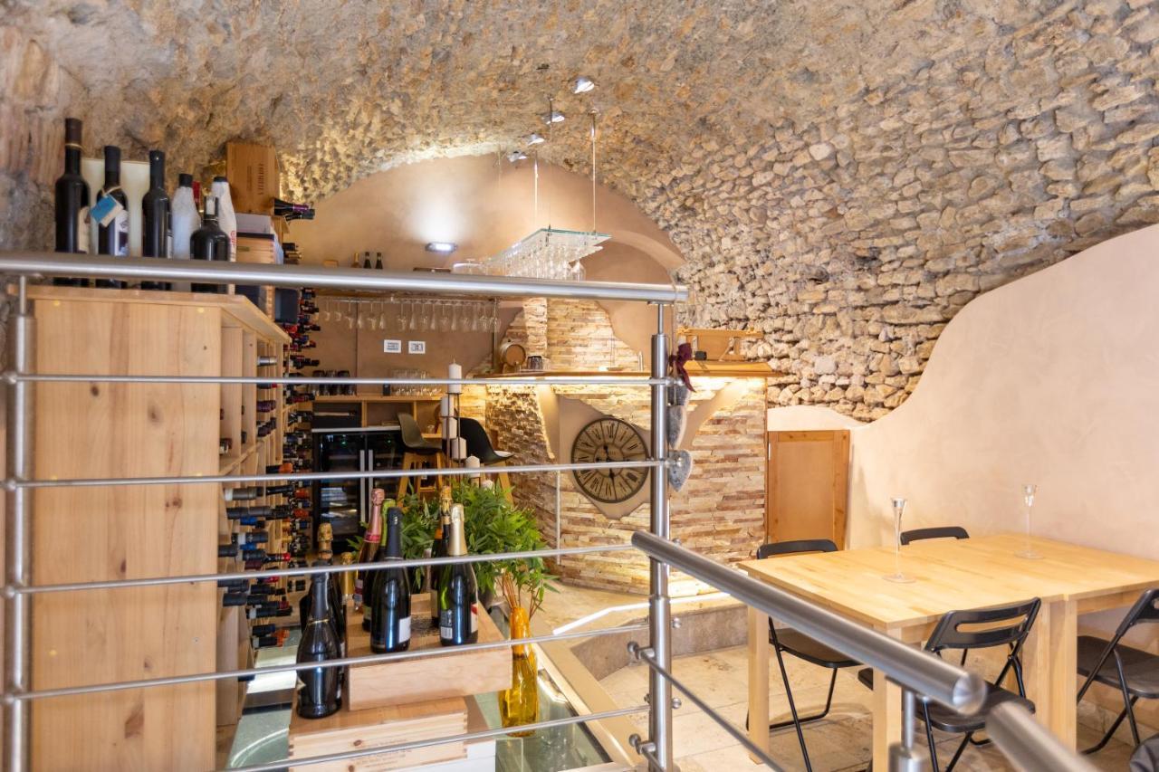 Casa Orsini, B&B And Winery 몬테로톤도 외부 사진